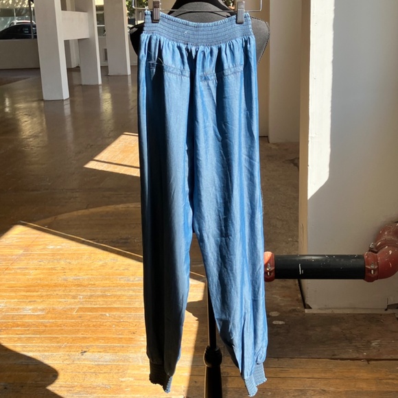 Bebe chambray open leg jogger - Picture 2 of 7